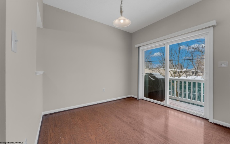 112 Woodside Drive, Morgantown, West Virginia 26508, 3 Bedrooms Bedrooms, 6 Rooms Rooms,2 BathroomsBathrooms,Single Family Attached,For Sale,Woodside,10163530