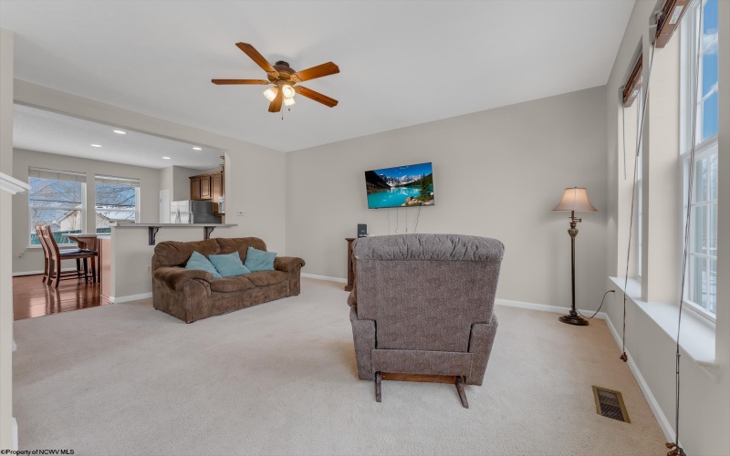 112 Woodside Drive, Morgantown, West Virginia 26508, 3 Bedrooms Bedrooms, 6 Rooms Rooms,2 BathroomsBathrooms,Single Family Attached,For Sale,Woodside,10163530