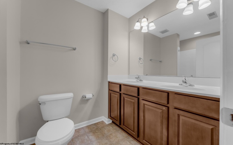 112 Woodside Drive, Morgantown, West Virginia 26508, 3 Bedrooms Bedrooms, 6 Rooms Rooms,2 BathroomsBathrooms,Single Family Attached,For Sale,Woodside,10163530