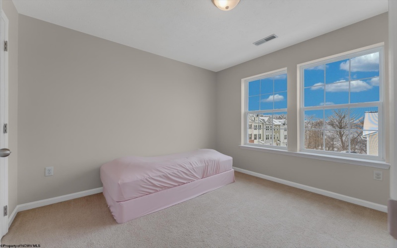 112 Woodside Drive, Morgantown, West Virginia 26508, 3 Bedrooms Bedrooms, 6 Rooms Rooms,2 BathroomsBathrooms,Single Family Attached,For Sale,Woodside,10163530