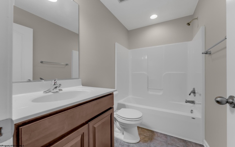 112 Woodside Drive, Morgantown, West Virginia 26508, 3 Bedrooms Bedrooms, 6 Rooms Rooms,2 BathroomsBathrooms,Single Family Attached,For Sale,Woodside,10163530