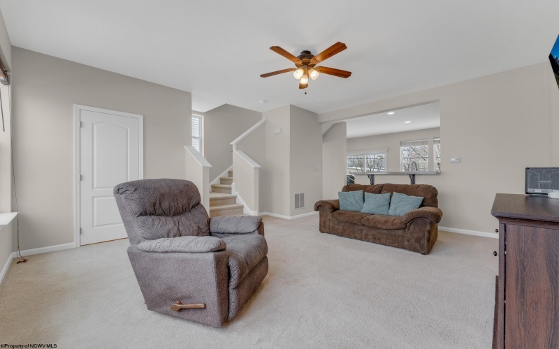 112 Woodside Drive, Morgantown, West Virginia 26508, 3 Bedrooms Bedrooms, 6 Rooms Rooms,2 BathroomsBathrooms,Single Family Attached,For Sale,Woodside,10163530