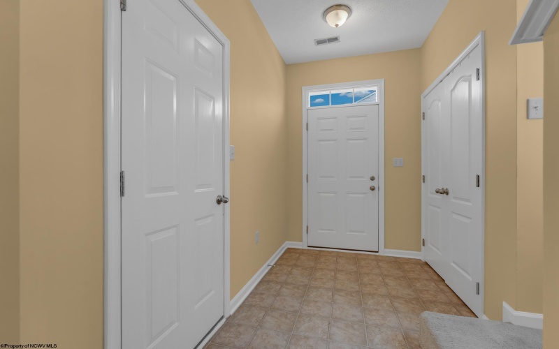 112 Woodside Drive, Morgantown, West Virginia 26508, 3 Bedrooms Bedrooms, 6 Rooms Rooms,2 BathroomsBathrooms,Single Family Attached,For Sale,Woodside,10163530