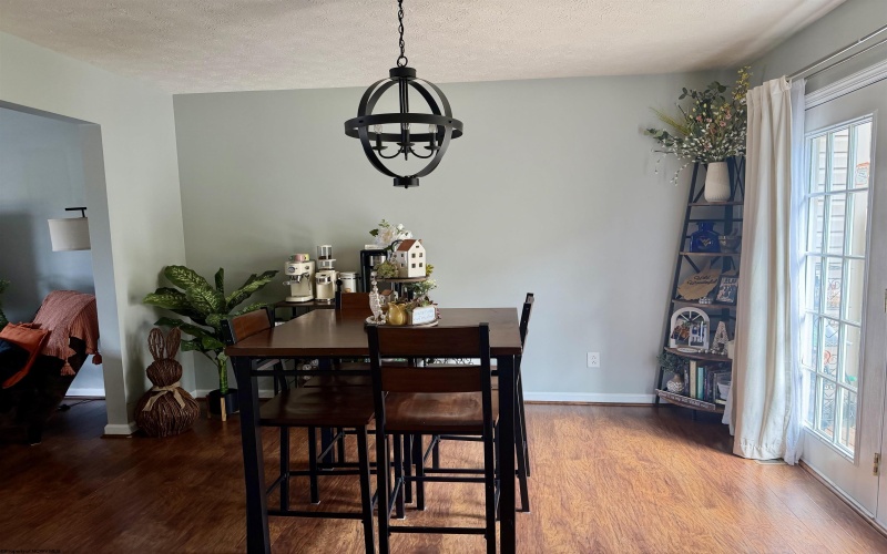 27 Clear Spring Drive, Morgantown, West Virginia 26508, 3 Bedrooms Bedrooms, 6 Rooms Rooms,2 BathroomsBathrooms,Single Family Attached,For Sale,Clear Spring,10163526