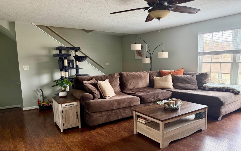 27 Clear Spring Drive, Morgantown, West Virginia 26508, 3 Bedrooms Bedrooms, 6 Rooms Rooms,2 BathroomsBathrooms,Single Family Attached,For Sale,Clear Spring,10163526