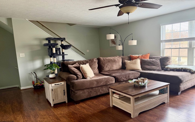 27 Clear Spring Drive, Morgantown, West Virginia 26508, 3 Bedrooms Bedrooms, 6 Rooms Rooms,2 BathroomsBathrooms,Single Family Attached,For Sale,Clear Spring,10163526