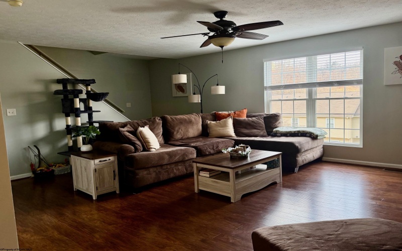 27 Clear Spring Drive, Morgantown, West Virginia 26508, 3 Bedrooms Bedrooms, 6 Rooms Rooms,2 BathroomsBathrooms,Single Family Attached,For Sale,Clear Spring,10163526