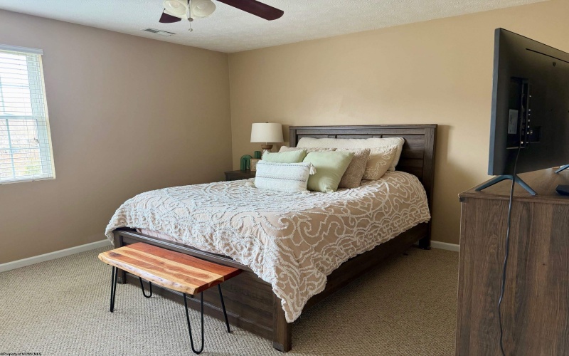 27 Clear Spring Drive, Morgantown, West Virginia 26508, 3 Bedrooms Bedrooms, 6 Rooms Rooms,2 BathroomsBathrooms,Single Family Attached,For Sale,Clear Spring,10163526