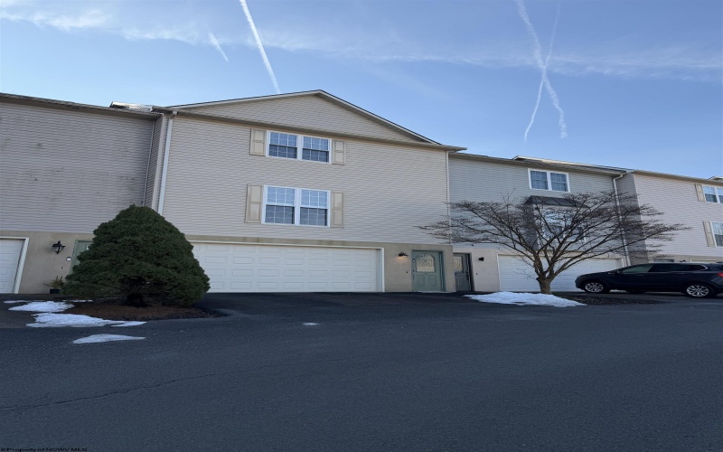 27 Clear Spring Drive, Morgantown, West Virginia 26508, 3 Bedrooms Bedrooms, 6 Rooms Rooms,2 BathroomsBathrooms,Single Family Attached,For Sale,Clear Spring,10163526