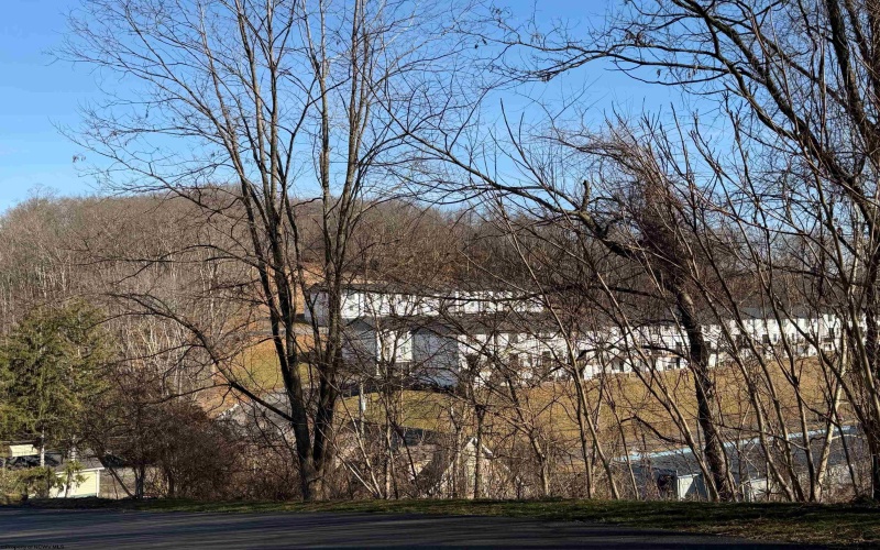 27 Clear Spring Drive, Morgantown, West Virginia 26508, 3 Bedrooms Bedrooms, 6 Rooms Rooms,2 BathroomsBathrooms,Single Family Attached,For Sale,Clear Spring,10163526