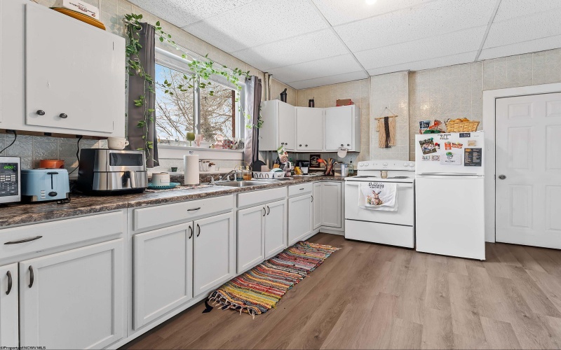 209 McLane Avenue, Morgantown, West Virginia 26505, ,Multi-unit/income,For Sale,McLane,10163533