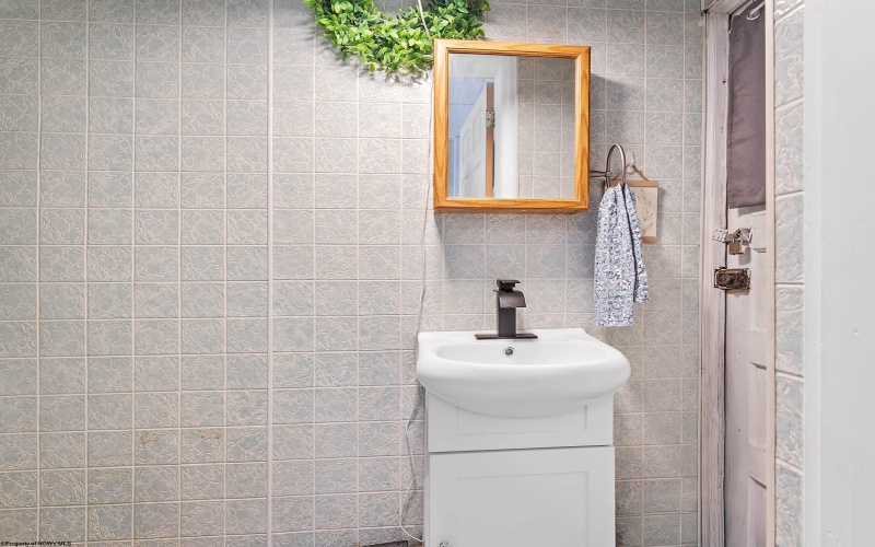 209 McLane Avenue, Morgantown, West Virginia 26505, ,Multi-unit/income,For Sale,McLane,10163533