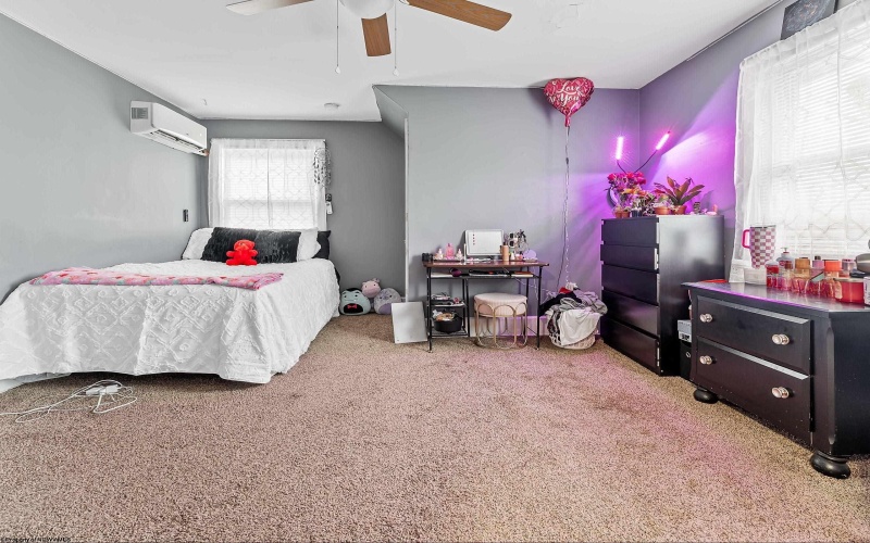 209 McLane Avenue, Morgantown, West Virginia 26505, ,Multi-unit/income,For Sale,McLane,10163533