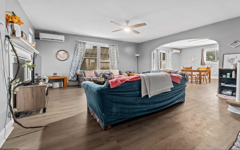 209 McLane Avenue, Morgantown, West Virginia 26505, ,Multi-unit/income,For Sale,McLane,10163533