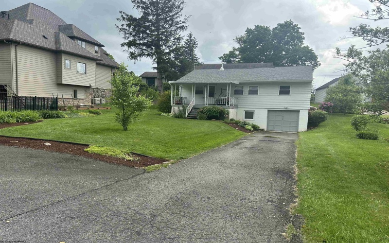 1208 Cambridge Avenue, Morgantown, West Virginia 26505, 3 Bedrooms Bedrooms, 7 Rooms Rooms,2 BathroomsBathrooms,Residential Rentals,For Rent,Cambridge,10159913