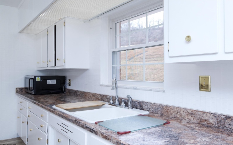 3574 Freedom Highway, Fairmont, West Virginia 26554, 3 Bedrooms Bedrooms, 13 Rooms Rooms,3 BathroomsBathrooms,Single Family Detached,For Sale,Freedom,10163534