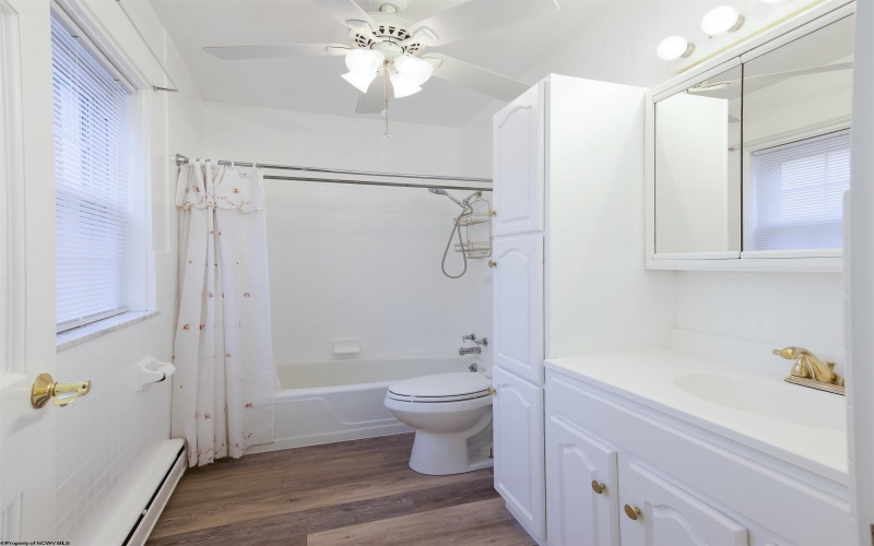 3574 Freedom Highway, Fairmont, West Virginia 26554, 3 Bedrooms Bedrooms, 13 Rooms Rooms,3 BathroomsBathrooms,Single Family Detached,For Sale,Freedom,10163534