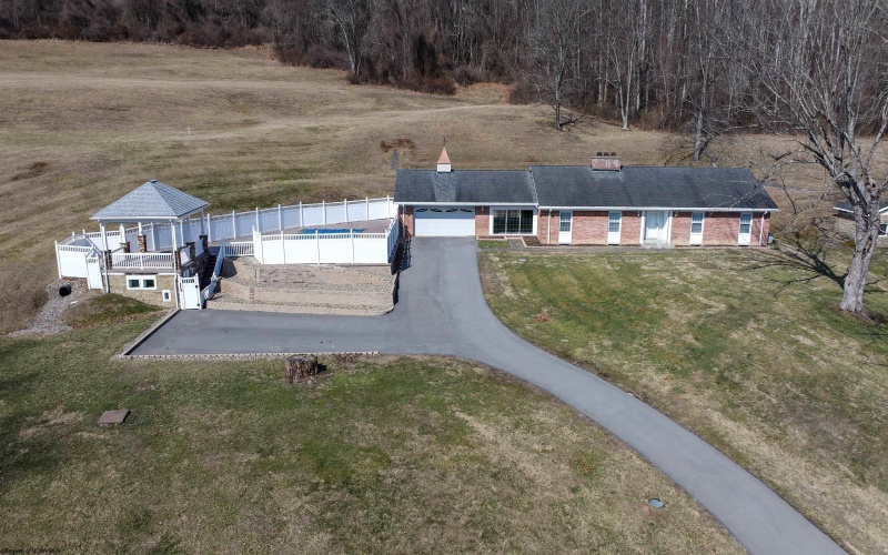 3574 Freedom Highway, Fairmont, West Virginia 26554, 3 Bedrooms Bedrooms, 13 Rooms Rooms,3 BathroomsBathrooms,Single Family Detached,For Sale,Freedom,10163534