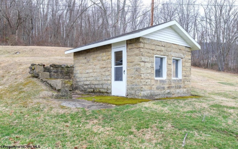 3574 Freedom Highway, Fairmont, West Virginia 26554, 3 Bedrooms Bedrooms, 13 Rooms Rooms,3 BathroomsBathrooms,Single Family Detached,For Sale,Freedom,10163534