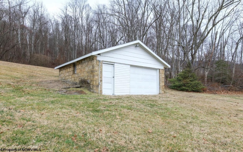 3574 Freedom Highway, Fairmont, West Virginia 26554, 3 Bedrooms Bedrooms, 13 Rooms Rooms,3 BathroomsBathrooms,Single Family Detached,For Sale,Freedom,10163534