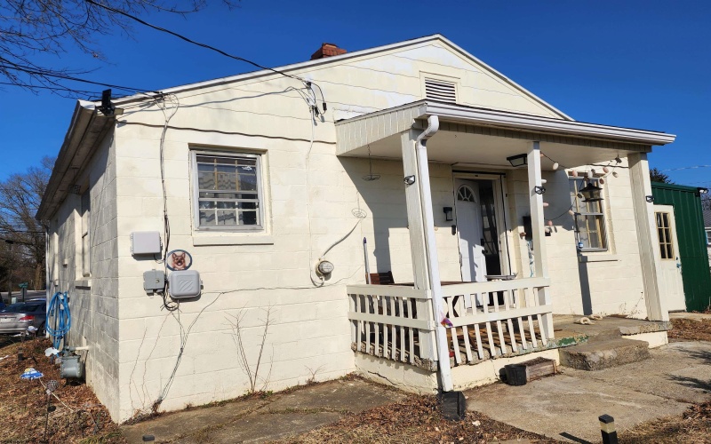 305 Riverview Avenue, Morgantown, West Virginia 26501, 2 Bedrooms Bedrooms, 5 Rooms Rooms,1 BathroomBathrooms,Single Family Detached,For Sale,Riverview,10163524 305 Riverview Avenue, Morgantown, West Virginia 26501, 2 Bedrooms Bedrooms, 5 Rooms Rooms,1 BathroomBathrooms,Single Family Detached,For Sale,Riverview,10163524