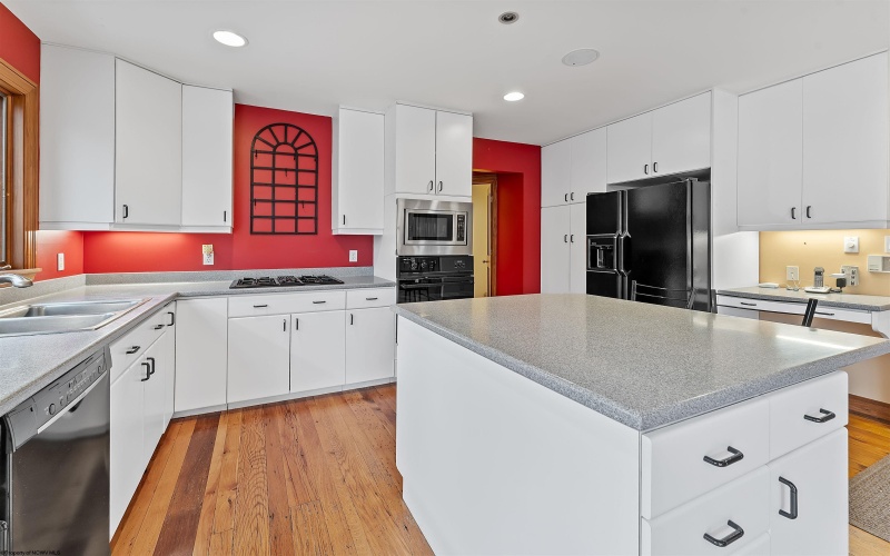 143 Hummingbird Lane, Morgantown, West Virginia 26508, 3 Bedrooms Bedrooms, 5 Rooms Rooms,3 BathroomsBathrooms,Single Family Detached,For Sale,Hummingbird,10163523