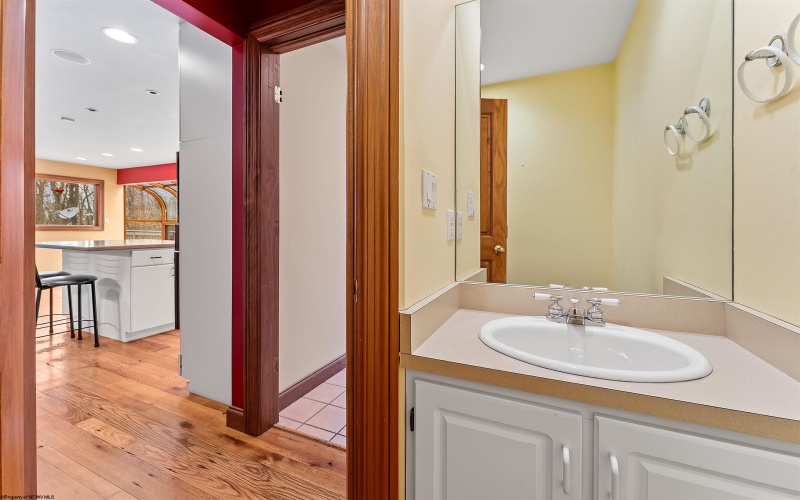 143 Hummingbird Lane, Morgantown, West Virginia 26508, 3 Bedrooms Bedrooms, 5 Rooms Rooms,3 BathroomsBathrooms,Single Family Detached,For Sale,Hummingbird,10163523