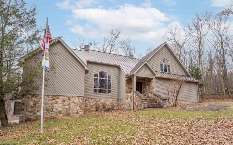 143 Hummingbird Lane, Morgantown, West Virginia 26508, 3 Bedrooms Bedrooms, 5 Rooms Rooms,3 BathroomsBathrooms,Single Family Detached,For Sale,Hummingbird,10163523