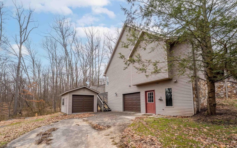 143 Hummingbird Lane, Morgantown, West Virginia 26508, 3 Bedrooms Bedrooms, 5 Rooms Rooms,3 BathroomsBathrooms,Single Family Detached,For Sale,Hummingbird,10163523