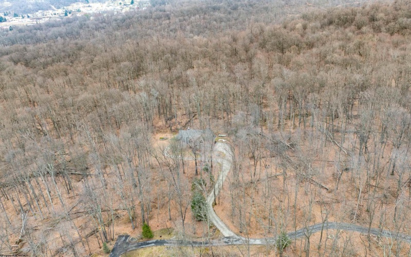 143 Hummingbird Lane, Morgantown, West Virginia 26508, 3 Bedrooms Bedrooms, 5 Rooms Rooms,3 BathroomsBathrooms,Single Family Detached,For Sale,Hummingbird,10163523