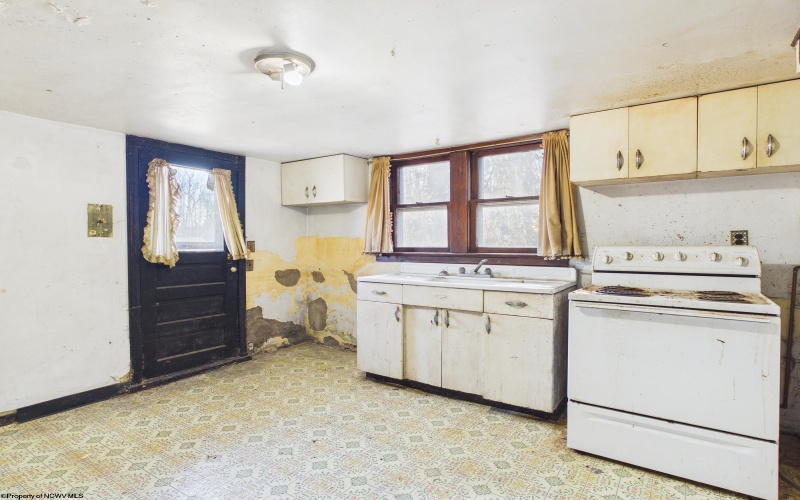 202 Hampton Road, Fairmont, West Virginia 26554, 1 Bedroom Bedrooms, 4 Rooms Rooms,1 BathroomBathrooms,Single Family Detached,For Sale,Hampton,10163510 202 Hampton Road, Fairmont, West Virginia 26554, 1 Bedroom Bedrooms, 4 Rooms Rooms,1 BathroomBathrooms,Single Family Detached,For Sale,Hampton,10163510