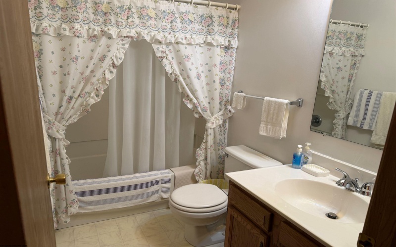 1 Crescent Street, Grafton, West Virginia 26354, 3 Bedrooms Bedrooms, 6 Rooms Rooms,2 BathroomsBathrooms,Single Family Detached,For Sale,Crescent,10163540