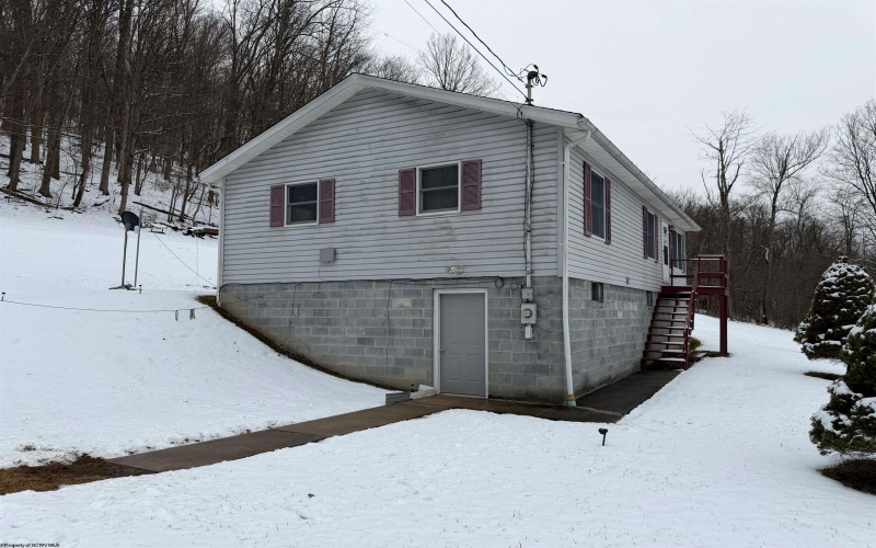 1 Crescent Street, Grafton, West Virginia 26354, 3 Bedrooms Bedrooms, 6 Rooms Rooms,2 BathroomsBathrooms,Single Family Detached,For Sale,Crescent,10163540