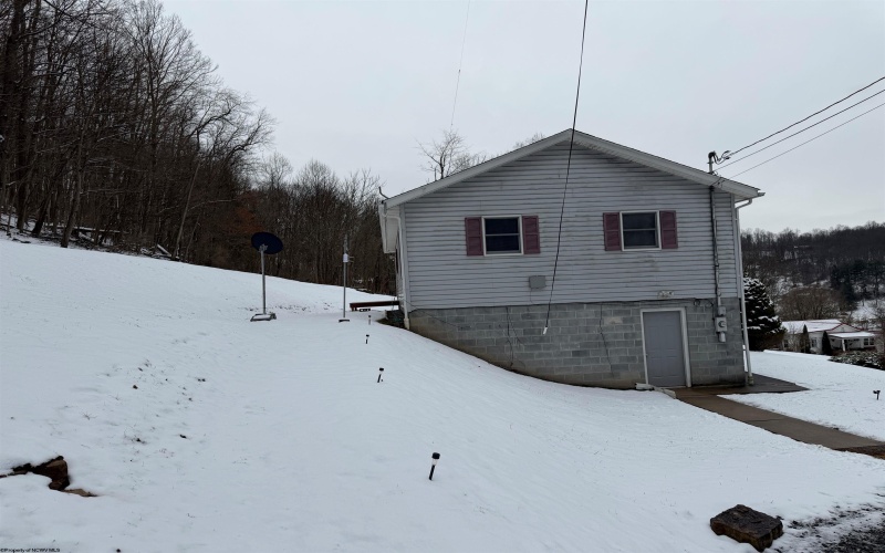 1 Crescent Street, Grafton, West Virginia 26354, 3 Bedrooms Bedrooms, 6 Rooms Rooms,2 BathroomsBathrooms,Single Family Detached,For Sale,Crescent,10163540