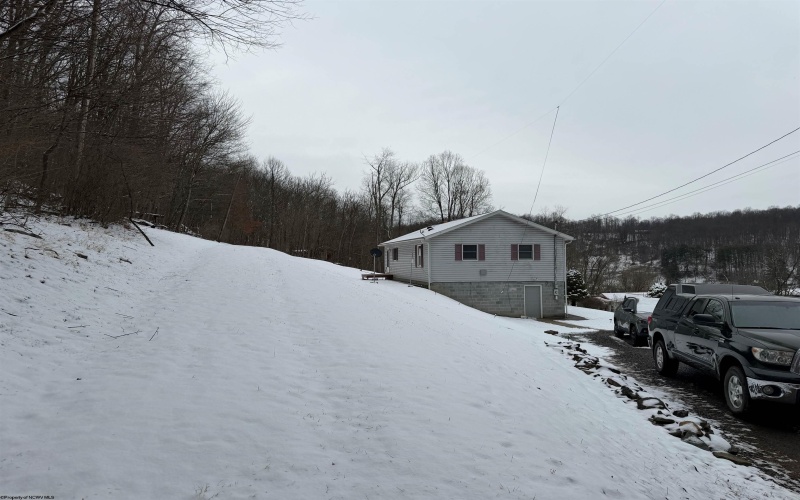 1 Crescent Street, Grafton, West Virginia 26354, 3 Bedrooms Bedrooms, 6 Rooms Rooms,2 BathroomsBathrooms,Single Family Detached,For Sale,Crescent,10163540