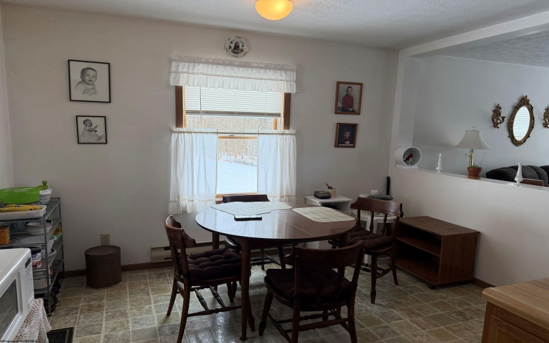 1 Crescent Street, Grafton, West Virginia 26354, 3 Bedrooms Bedrooms, 6 Rooms Rooms,2 BathroomsBathrooms,Single Family Detached,For Sale,Crescent,10163540