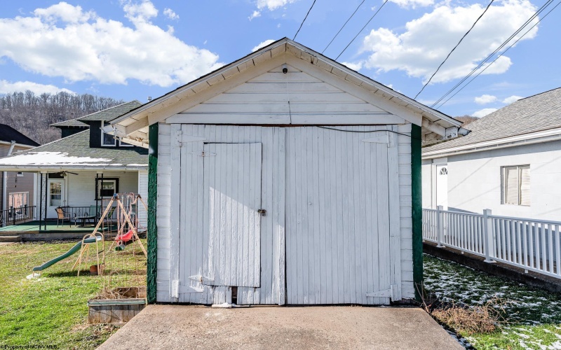 831 Main Street, Grafton, West Virginia 26354, 3 Bedrooms Bedrooms, 8 Rooms Rooms,2 BathroomsBathrooms,Single Family Detached,For Sale,Main,10163213