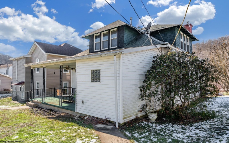 831 Main Street, Grafton, West Virginia 26354, 3 Bedrooms Bedrooms, 8 Rooms Rooms,2 BathroomsBathrooms,Single Family Detached,For Sale,Main,10163213