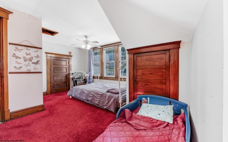 831 Main Street, Grafton, West Virginia 26354, 3 Bedrooms Bedrooms, 8 Rooms Rooms,2 BathroomsBathrooms,Single Family Detached,For Sale,Main,10163213