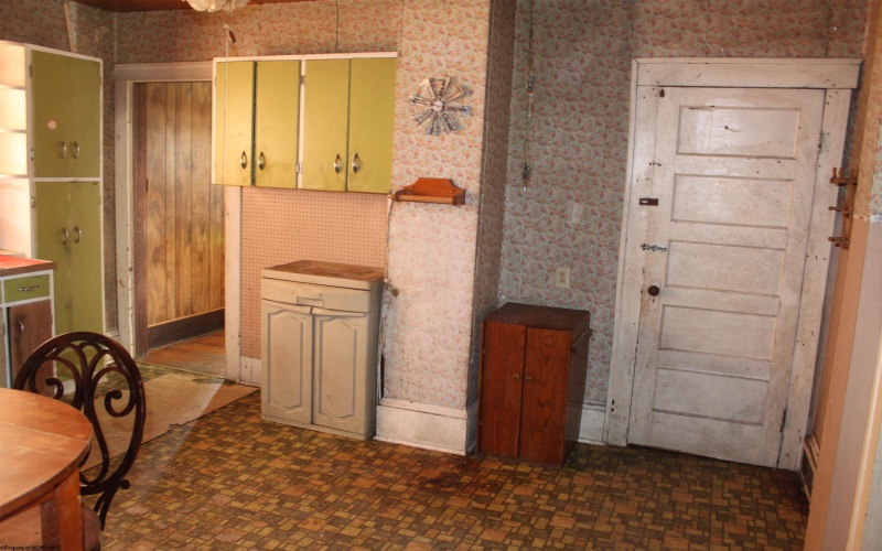 108 Lost Lane, Camden on Gauley, West Virginia 26208, 4 Bedrooms Bedrooms, 9 Rooms Rooms,1 BathroomBathrooms,Single Family Detached,For Sale,Lost,10162598