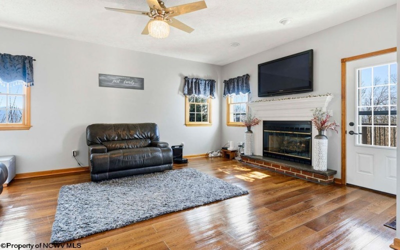 4273 Wexford Way, Bridgeport, West Virginia 26330, 4 Bedrooms Bedrooms, 10 Rooms Rooms,3 BathroomsBathrooms,Single Family Detached,For Sale,Wexford,10163545