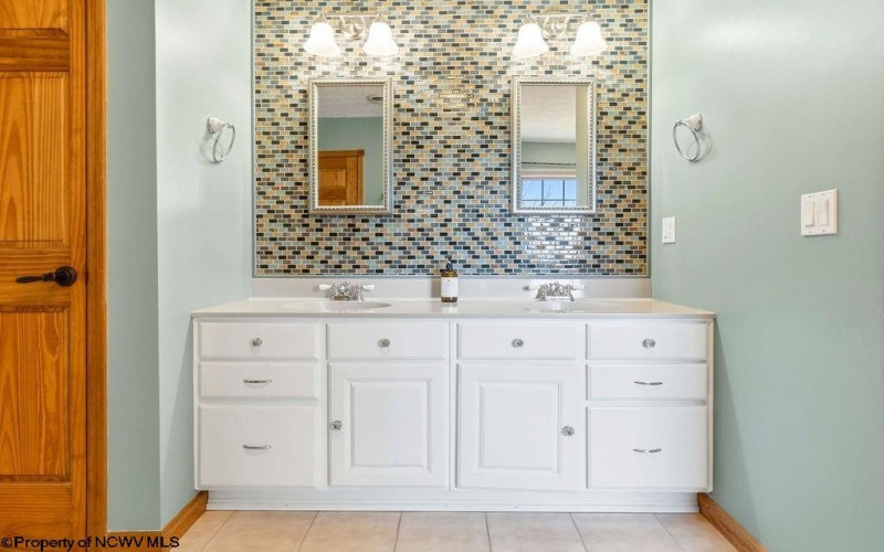 4273 Wexford Way, Bridgeport, West Virginia 26330, 4 Bedrooms Bedrooms, 10 Rooms Rooms,3 BathroomsBathrooms,Single Family Detached,For Sale,Wexford,10163545