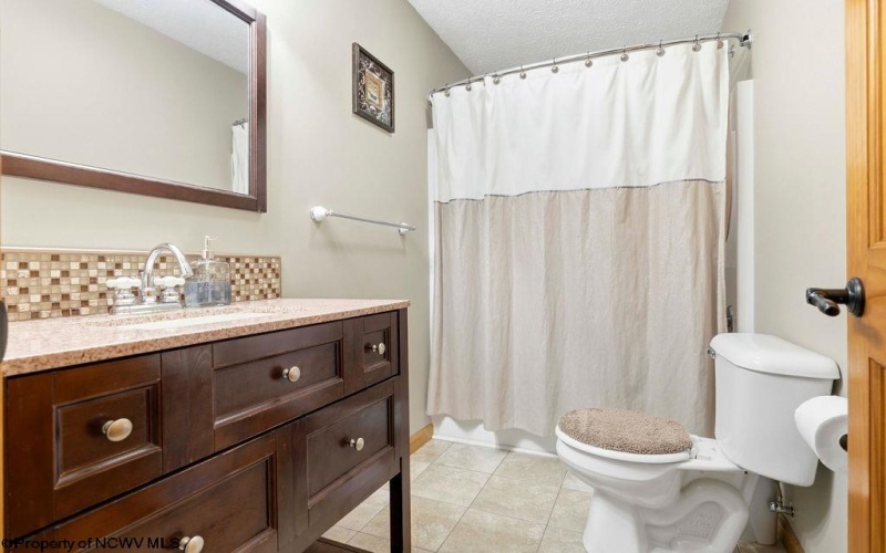 4273 Wexford Way, Bridgeport, West Virginia 26330, 4 Bedrooms Bedrooms, 10 Rooms Rooms,3 BathroomsBathrooms,Single Family Detached,For Sale,Wexford,10163545