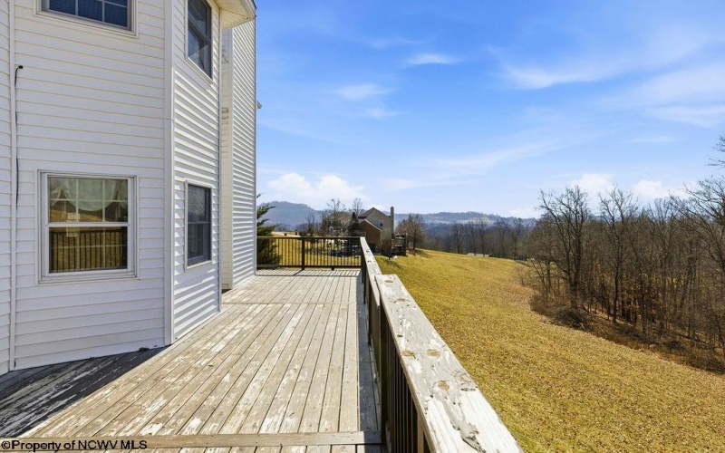 4273 Wexford Way, Bridgeport, West Virginia 26330, 4 Bedrooms Bedrooms, 10 Rooms Rooms,3 BathroomsBathrooms,Single Family Detached,For Sale,Wexford,10163545