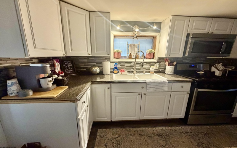 300 Benedum Run Road, Bridgeport, West Virginia 26330, 2 Bedrooms Bedrooms, 5 Rooms Rooms,1 BathroomBathrooms,Single Family Detached,For Sale,Benedum Run,10163552