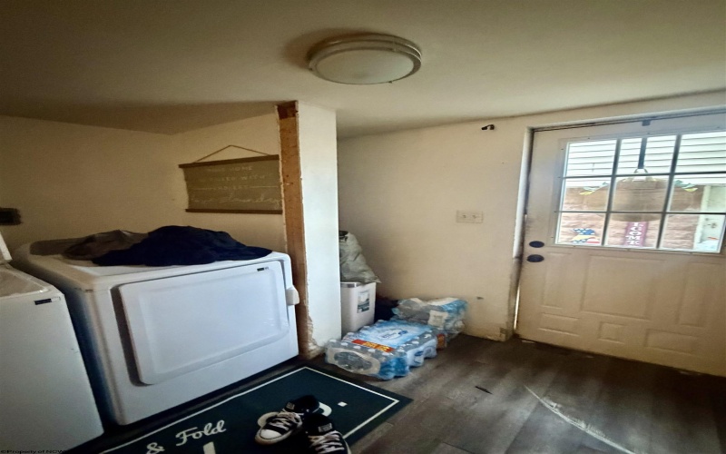 300 Benedum Run Road, Bridgeport, West Virginia 26330, 2 Bedrooms Bedrooms, 5 Rooms Rooms,1 BathroomBathrooms,Single Family Detached,For Sale,Benedum Run,10163552