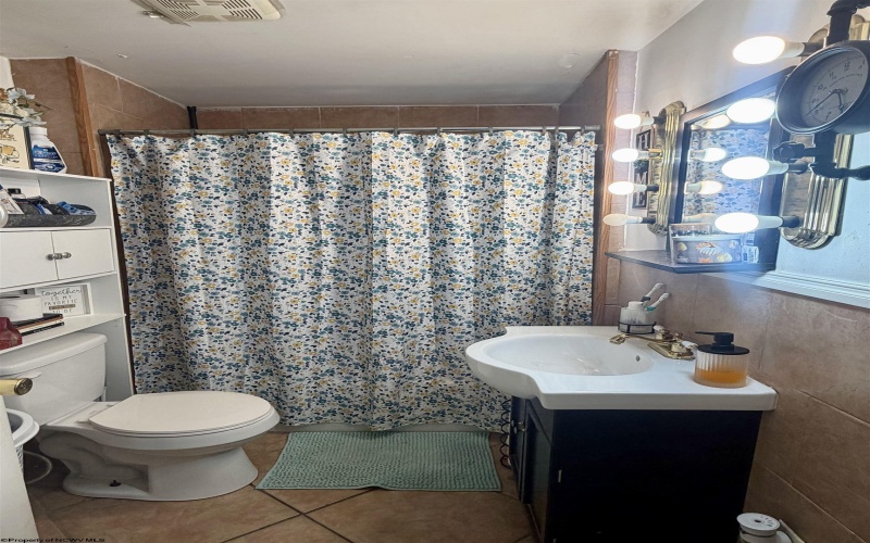 300 Benedum Run Road, Bridgeport, West Virginia 26330, 2 Bedrooms Bedrooms, 5 Rooms Rooms,1 BathroomBathrooms,Single Family Detached,For Sale,Benedum Run,10163552