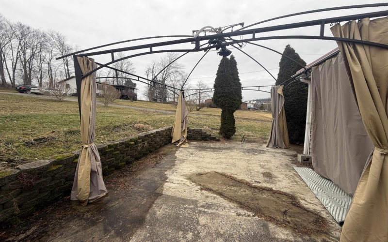 300 Benedum Run Road, Bridgeport, West Virginia 26330, 2 Bedrooms Bedrooms, 5 Rooms Rooms,1 BathroomBathrooms,Single Family Detached,For Sale,Benedum Run,10163552