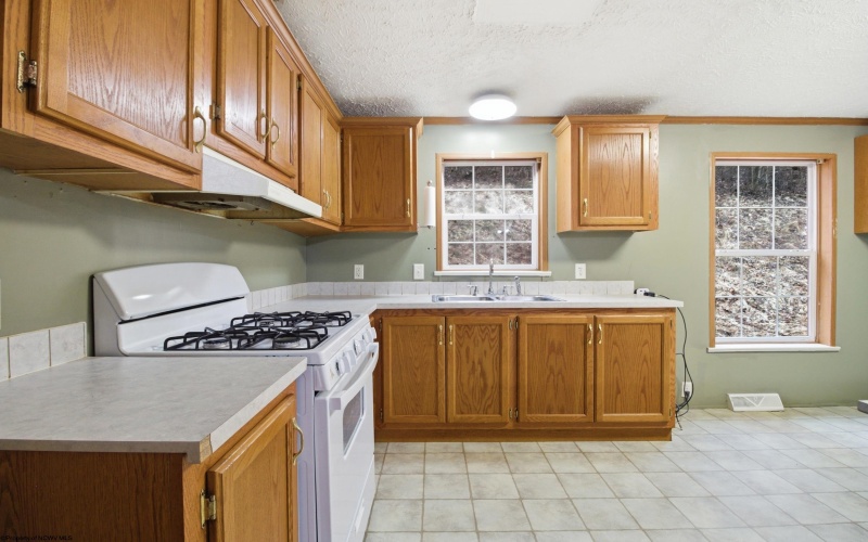 364 Herbert Avenue, Smithburg, West Virginia 26436, 3 Bedrooms Bedrooms, 5 Rooms Rooms,2 BathroomsBathrooms,Single Family Detached,For Sale,Herbert,10163576