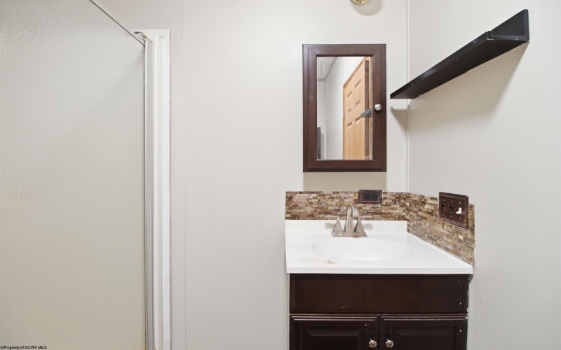 364 Herbert Avenue, Smithburg, West Virginia 26436, 3 Bedrooms Bedrooms, 5 Rooms Rooms,2 BathroomsBathrooms,Single Family Detached,For Sale,Herbert,10163576